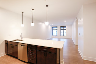 Capitol Place Apartments in Omaha, NE - Building Photo - Interior Photo