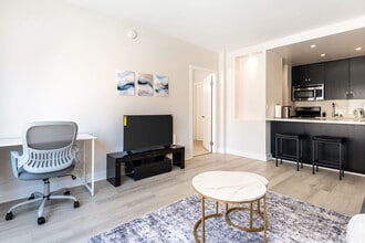 899 Pine St, Unit SI FL2-ID1338731P in San Francisco, CA - Building Photo - Building Photo