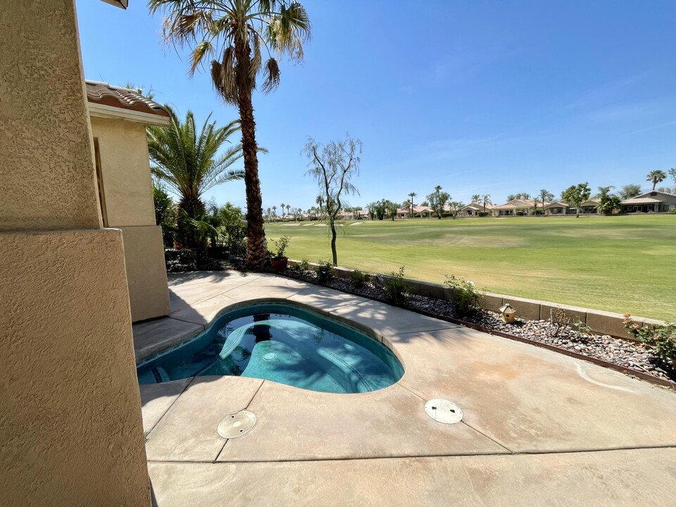 80372 Pebble Beach Dr in Indio, CA - Foto de edificio