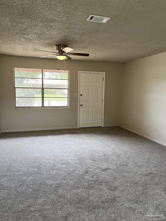 7775 Herrington Dr in Pensacola, FL - Building Photo