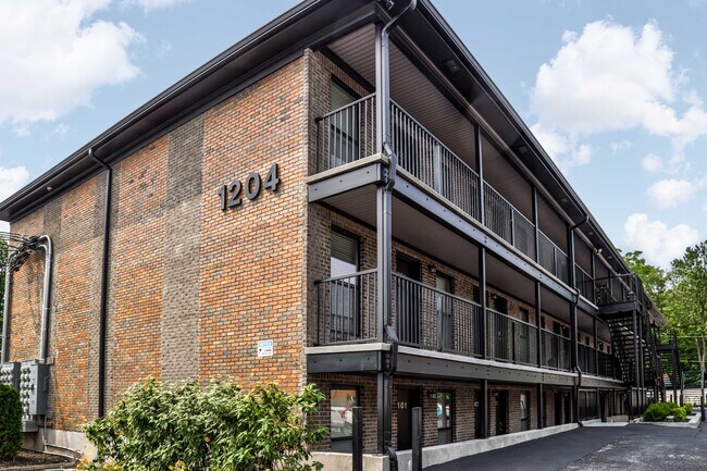 1204 Bardstown Rd in Louisville, KY - Building Photo - Building Photo