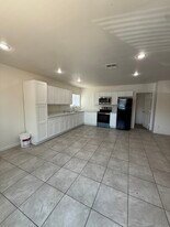 2828 E Chipman Rd, Unit 1 in Phoenix, AZ - Building Photo