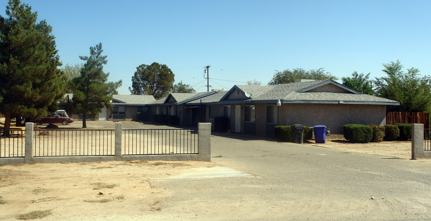 21210 Multnomah Rd in Apple Valley, CA - Building Photo