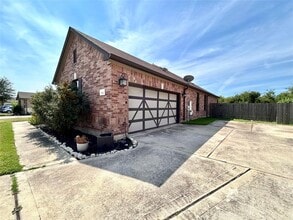 505 Willow Walk Dr in Pflugerville, TX - Building Photo - Building Photo