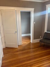 25 Oakland St, Unit One bedroom in Watertown, MA - Building Photo - Building Photo