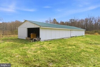 20040 Bobwhite Ln in Sterling, VA - Building Photo - Building Photo