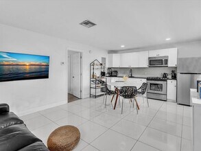 1201 NW 5th Ave, Unit 2 in Fort Lauderdale, FL - Foto de edificio - Building Photo