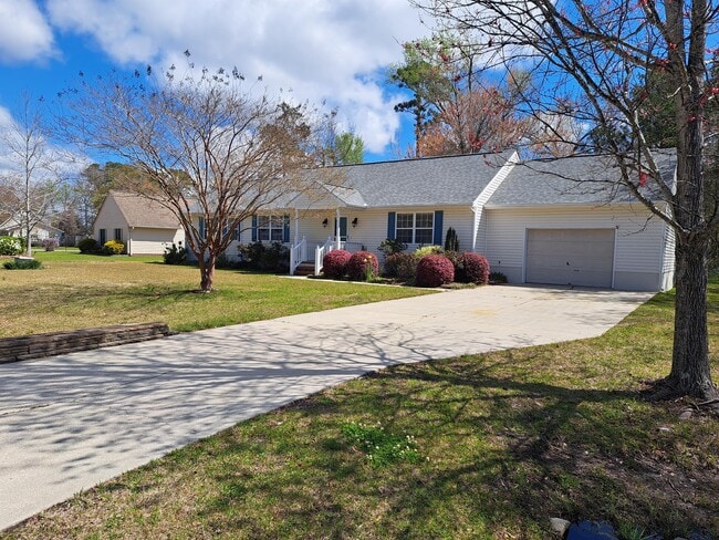 property at 1908 Joslyn Dr