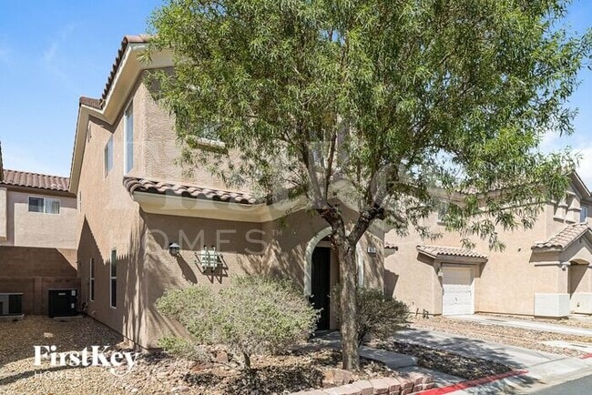 671 Loughton St in Las Vegas, NV - Building Photo - Building Photo