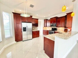 9593 Tavernier Dr in Boca Raton, FL - Building Photo