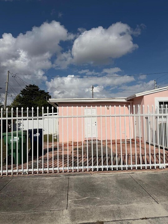 3650 SW 92nd Ave in Miami, FL - Building Photo