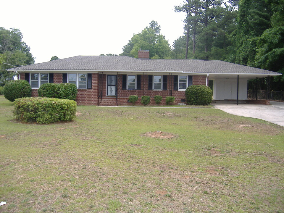 1516 Montague Ave in Greenwood, SC - Building Photo