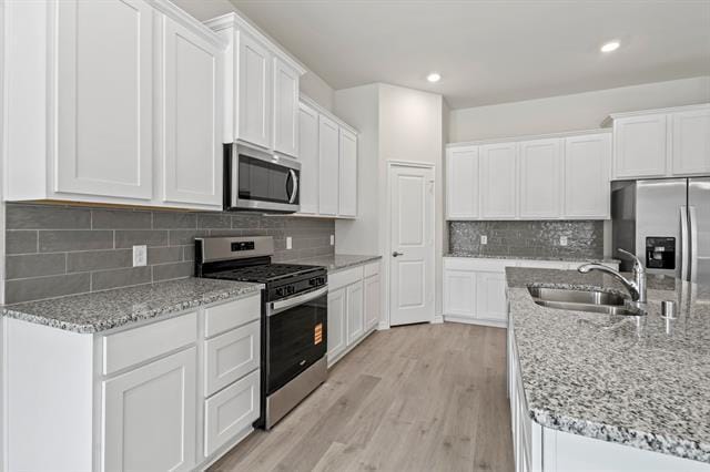 property at 2140 Hunter Ln