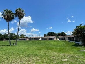 1207 W Pierce St, Unit 1207 in Lake Alfred, FL - Foto de edificio - Building Photo