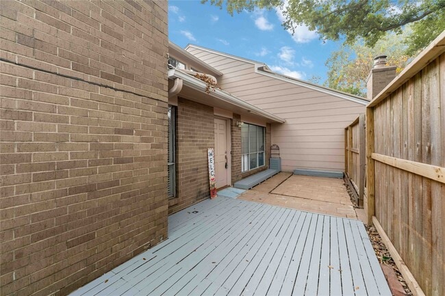 13911 Hollowgreen Dr in Houston, TX - Building Photo - Building Photo