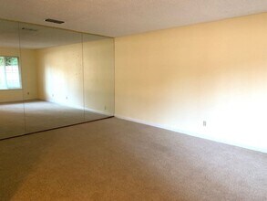 5336 Nelle Pl in Fair Oaks, CA - Foto de edificio - Building Photo