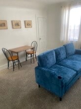 589 E Losey St, Unit 597 E. Losey B upstairs in Galesburg, IL - Building Photo - Building Photo