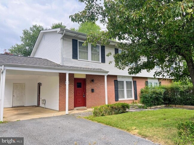 640 Chapelgate Dr
