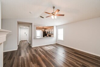 8030 Welbeck Ln in Jacksonville, FL - Building Photo - Building Photo