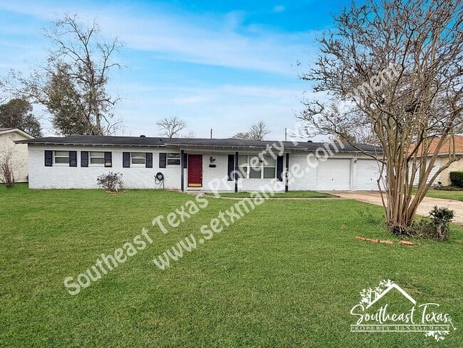 property at 1475 Rikisha Ln