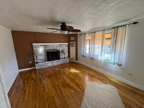 1825 Mann St in Santa Fe, NM - Foto de edificio - Building Photo