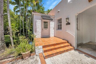 410 Majorca Ave in Coral Gables, FL - Building Photo - Building Photo
