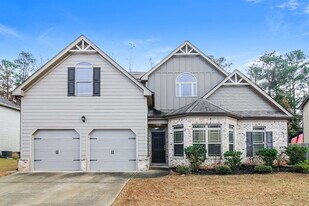 6840 Diamond Dr in Rex, GA - Building Photo