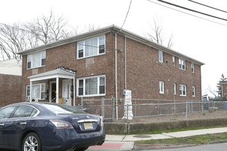 972-974 Grove St in Elizabeth, NJ - Building Photo - Building Photo