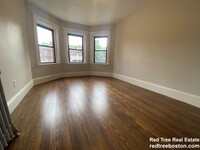 1855 Beacon St, Unit 2 in Brookline, MA - Foto de edificio - Building Photo