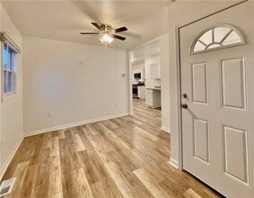 860 Pennsylvania Ave in Coraopolis, PA - Building Photo - Building Photo