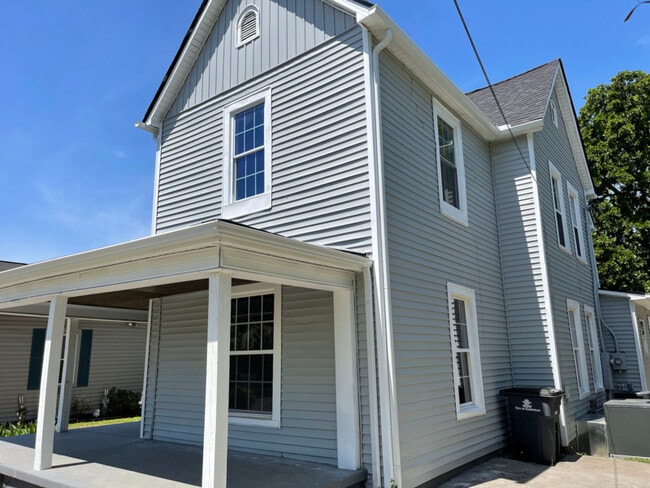 215 E Burwell Ave in Knoxville, TN - Building Photo - Building Photo