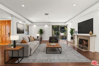 2619 Rinconia Dr in Los Angeles, CA - Building Photo - Building Photo