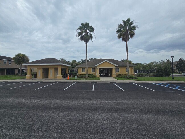 7021 White Treetop Pl in Riverview, FL - Building Photo - Building Photo