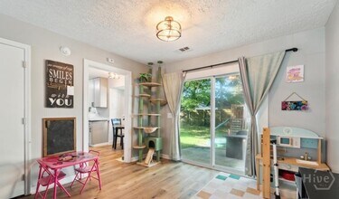 520 Falcon Dr in Richmond Hill, GA - Building Photo - Building Photo