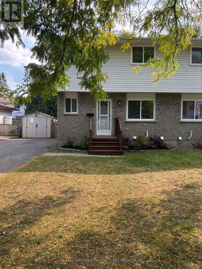 property at 5842 Frontenac St