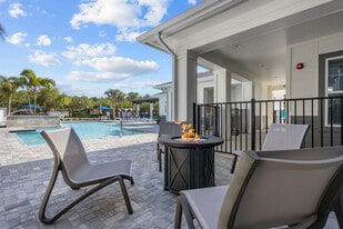 New Tampa Palms in Tampa, FL - Building Photo