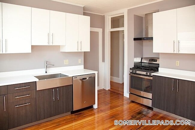 23 Granite St, Unit 3 in Somerville, MA - Foto de edificio - Building Photo