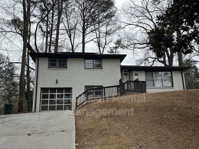 2318 Glendale Dr in Decatur, GA - Building Photo