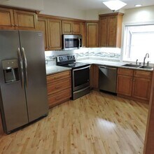 1985 Vernier Rd in Grosse Pointe Woods, MI - Building Photo - Building Photo
