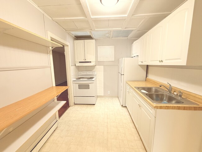 134 W State St in Sycamore, IL - Foto de edificio - Building Photo