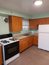 111 Jefferson Ave, Unit A in Vandergrift, PA - Foto de edificio - Building Photo