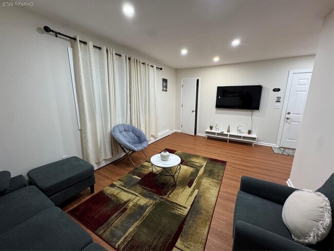 31-18 106th St in Queens, NY - Building Photo - Building Photo