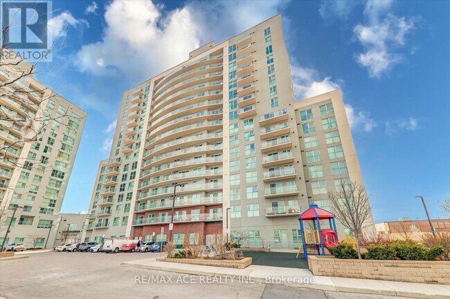 2150-2150 Lawrence Ave E in Toronto, ON - Building Photo - Building Photo