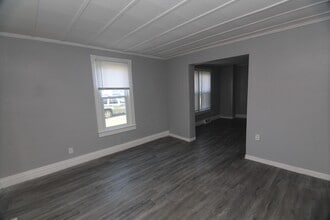 1802 13th St in Viola, IL - Foto de edificio - Building Photo