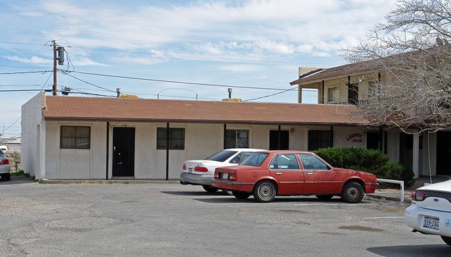 Villa Diaz in El Paso, TX - Foto de edificio - Building Photo