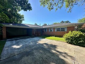 2011 Audubon Pl in Shreveport, LA - Building Photo
