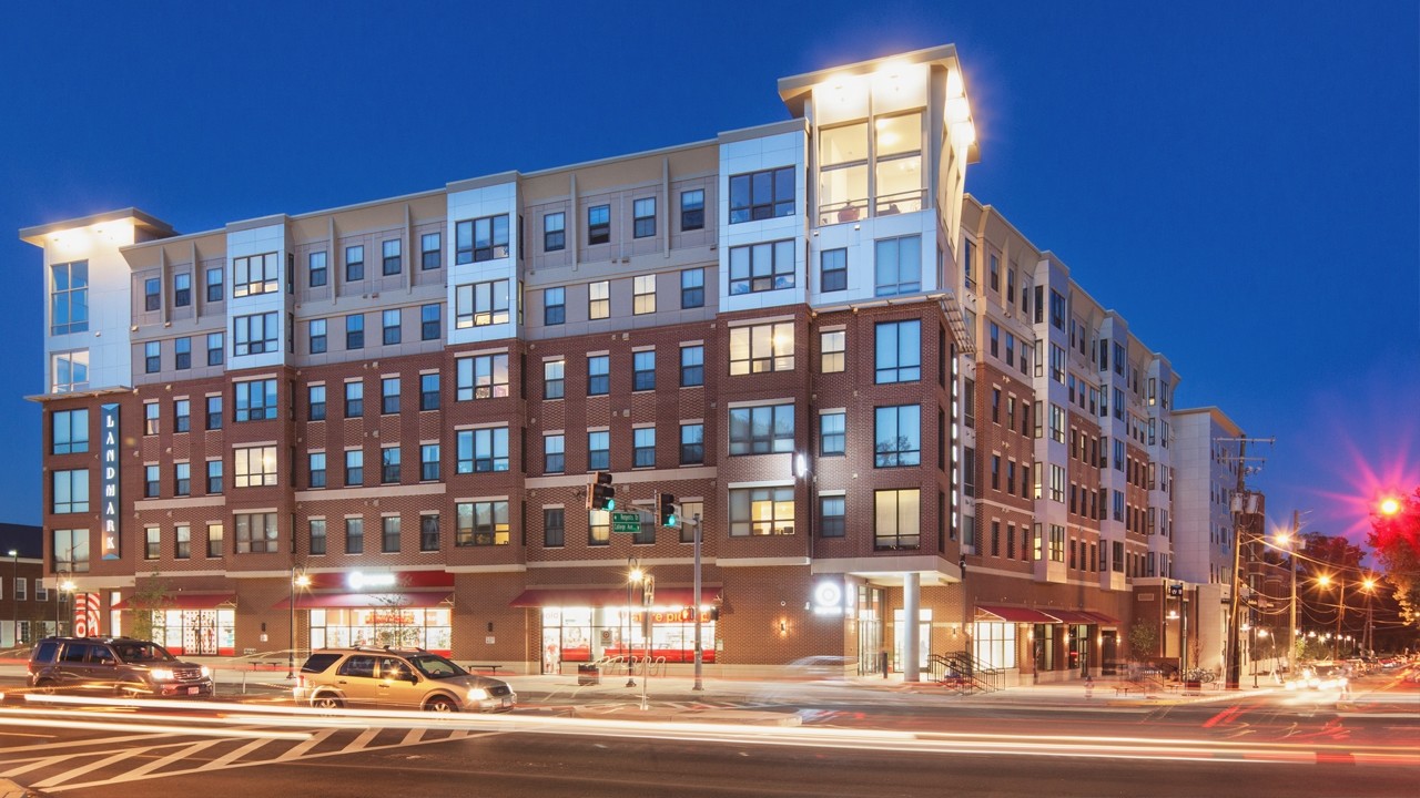 Landmark College Park in College Park, MD - Foto de edificio