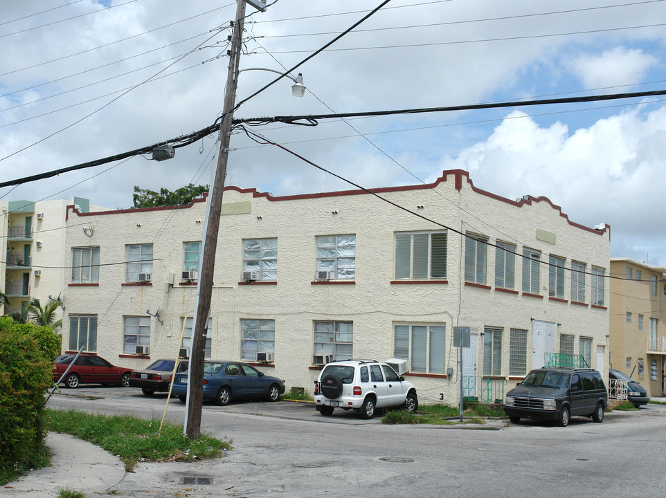 324 SW 19th Ave in Miami, FL - Building Photo