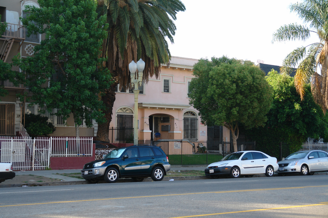 414 S Rampart Blvd in Los Angeles, CA - Building Photo