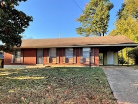 4493 Westmont Rd in Memphis, TN - Building Photo